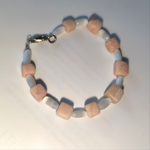 Pink Rhodochrosite And White Bead Bracelet - Picture 6 of 13